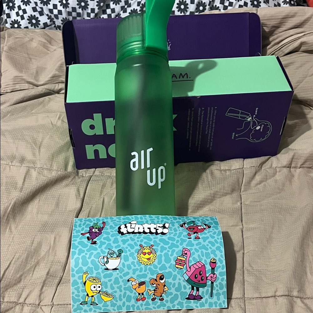 Air Up Green Water Bottle - Picture 3 of 14